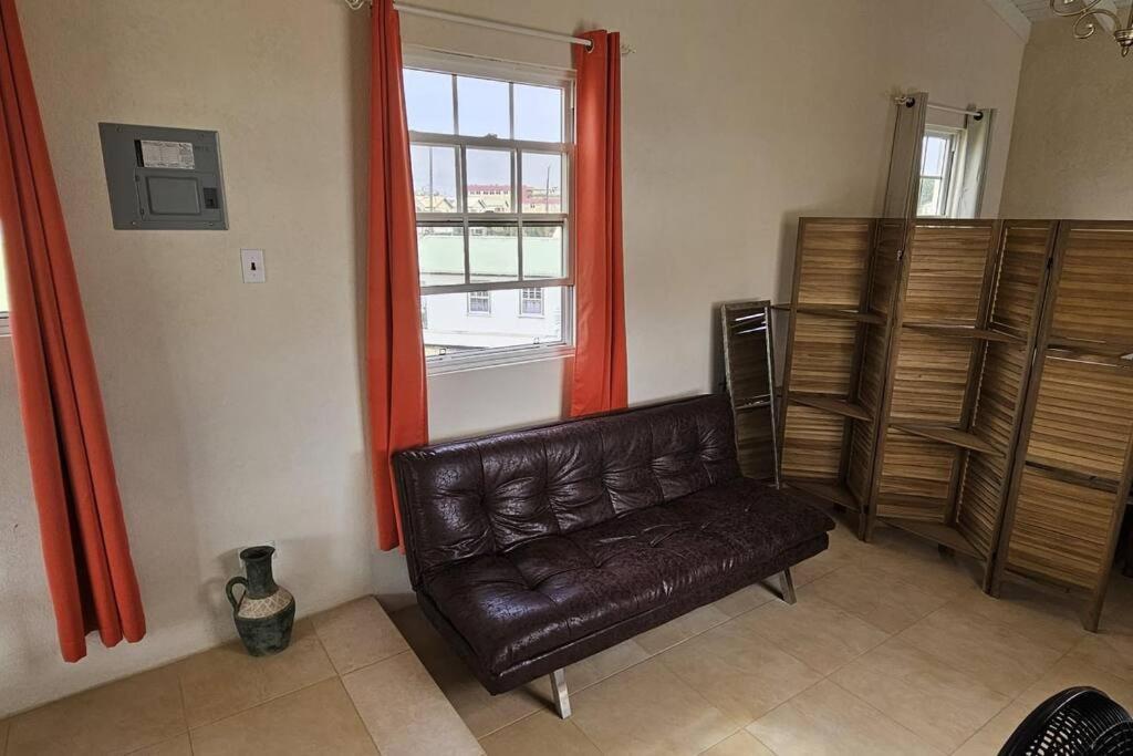 Seclusion Studio Apartment. Saint Philip Extérieur photo